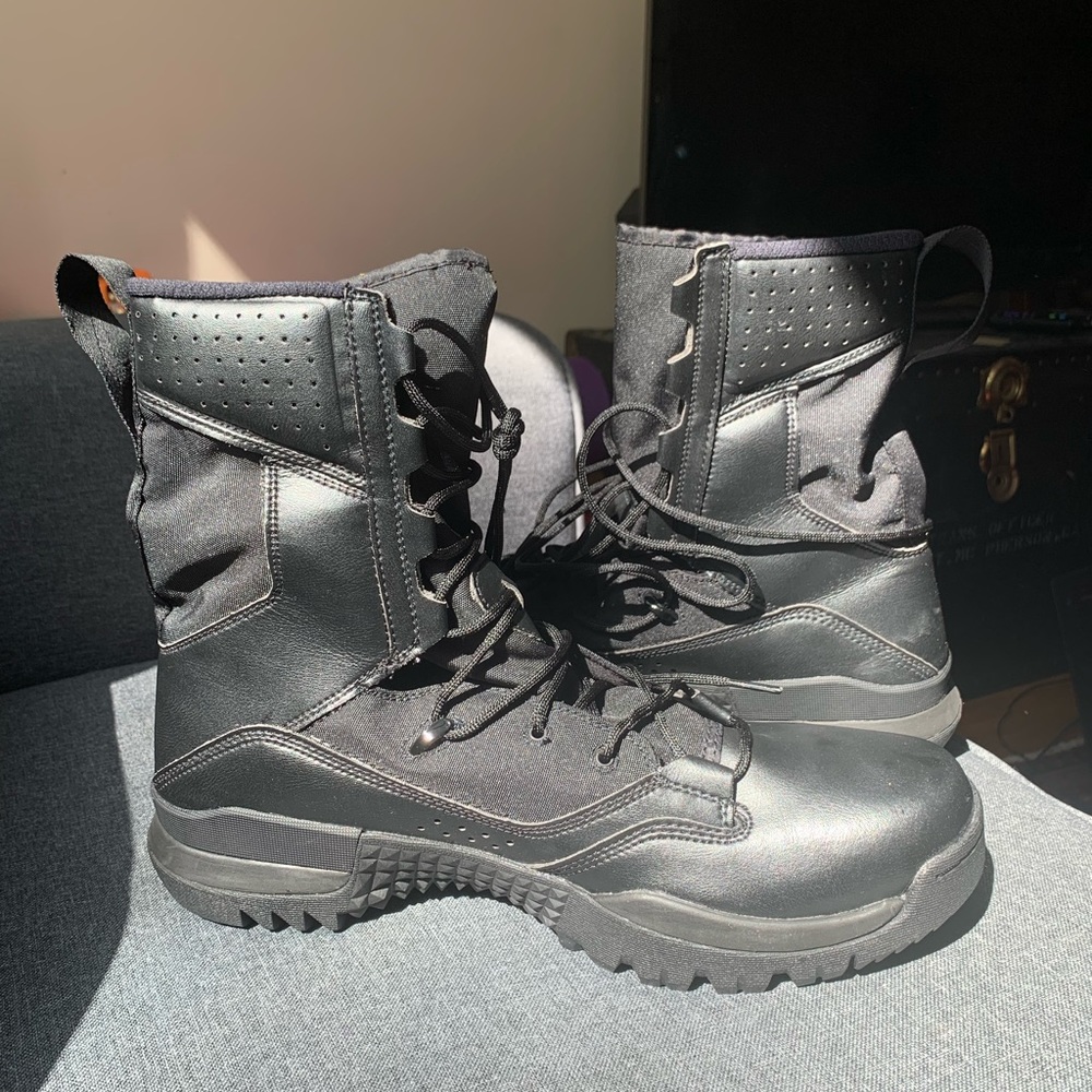 NEW Nike SFB Field 2 8" Tactical Boots